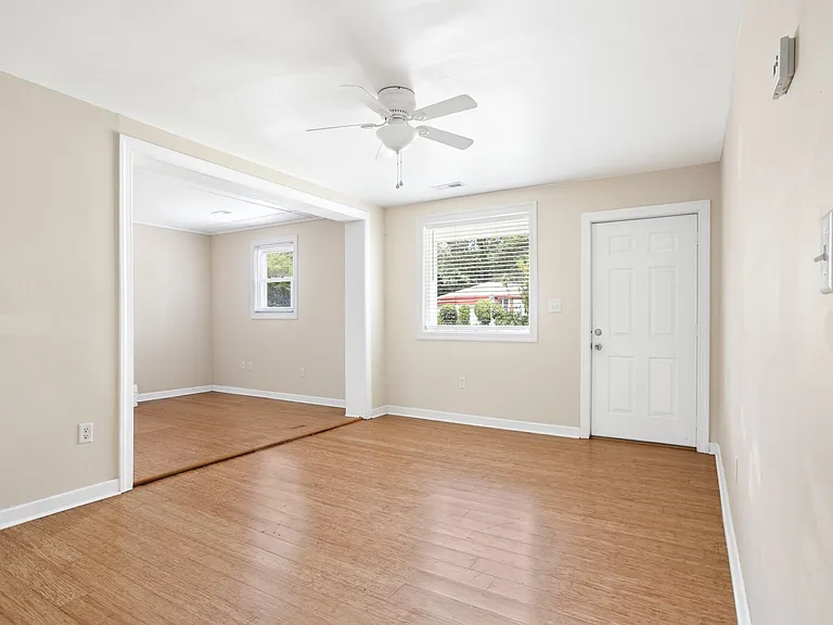 865 Santee St — Photo 8