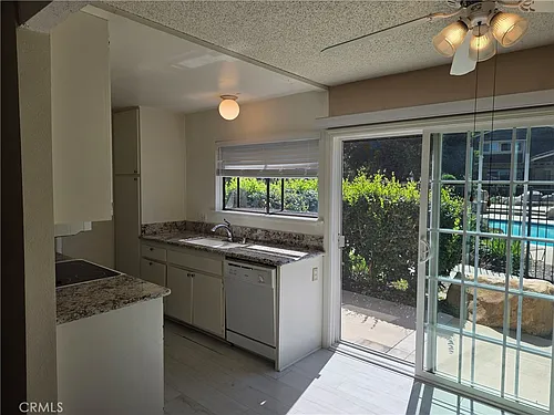 253 Streamwood Photo 1