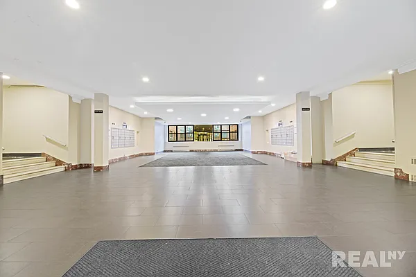 Rented by REAL New York | media 9