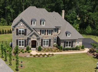 9832 Corsini Ct, Vienna, VA 22182