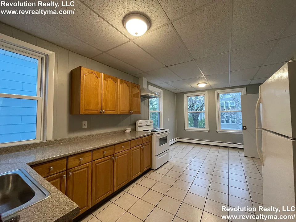 122 Thornton St #2