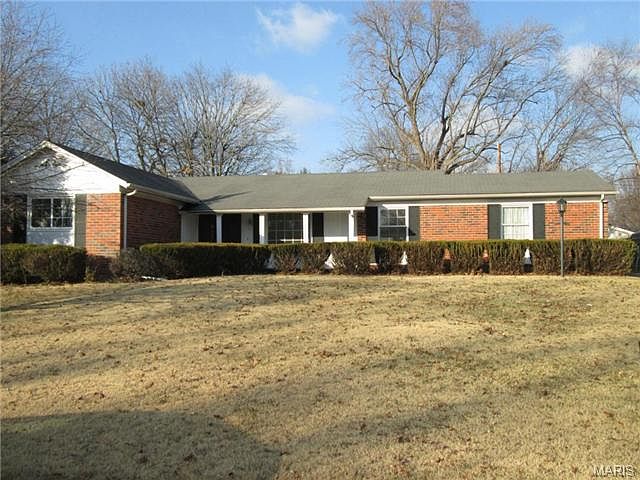 1st image of 2125 Canterbury Dr