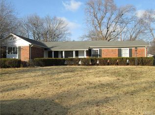 2125 Canterbury Dr, Florissant, MO