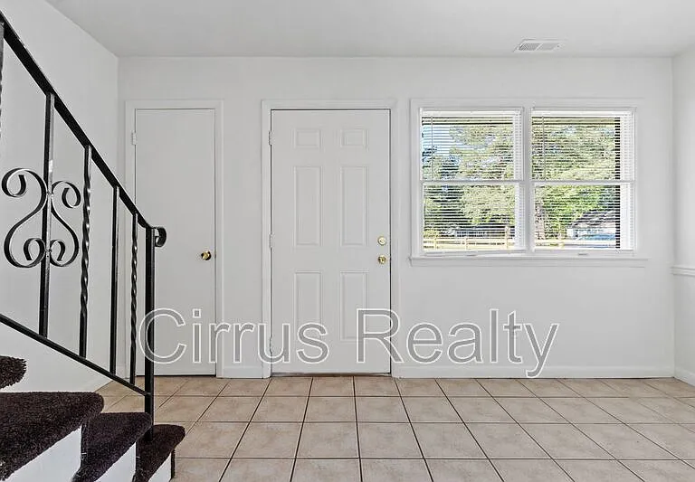98 Francis St — Photo 2