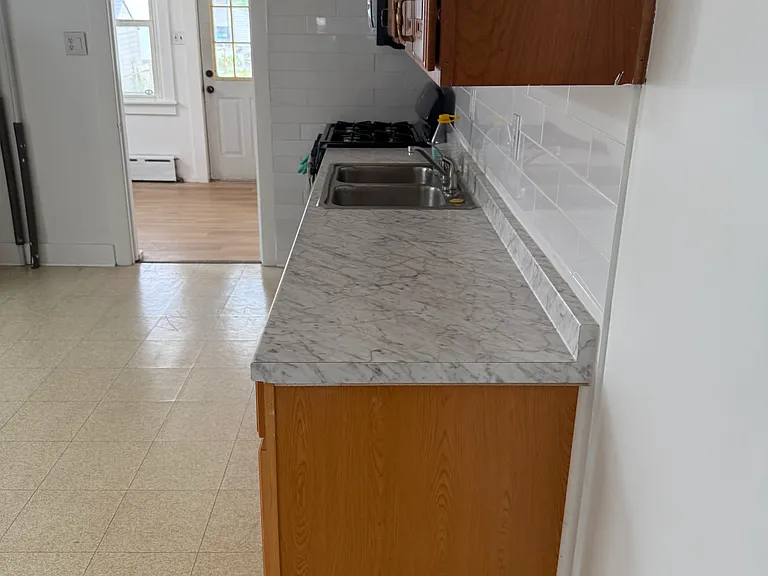 2406 Noble St — Photo 6
