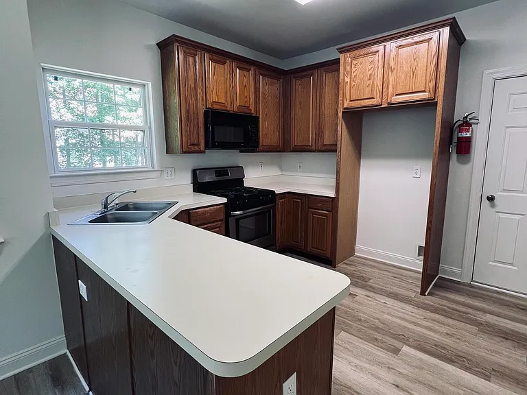 18 Dayna Ct — Photo 7