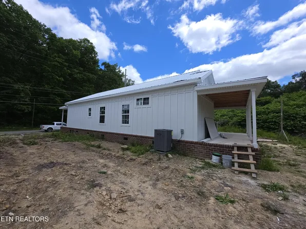 423 Roslyn Ave, Cumberland Gap, TN 37724
