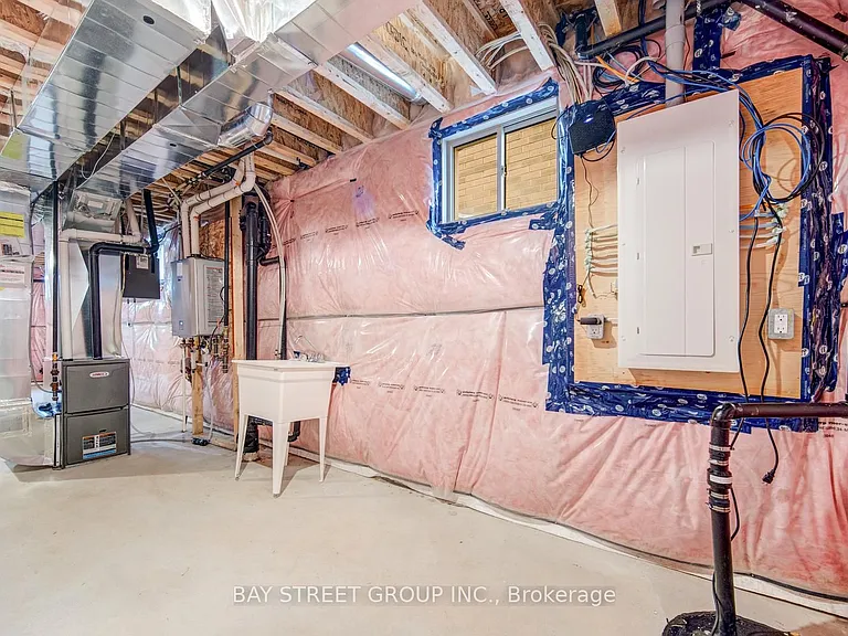 149 Wilmot Rd N — Photo 34