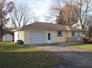 W379N5787 Meadowview Rd, Oconomowoc, WI 53066