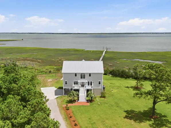 404 Perkins Road, Beaufort, NC 28516