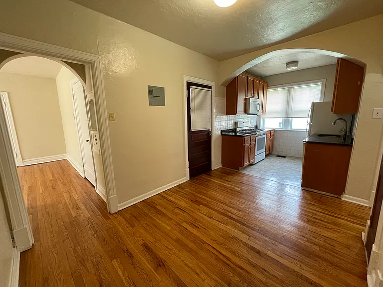 1214 Bellevue Ave — Photo 5