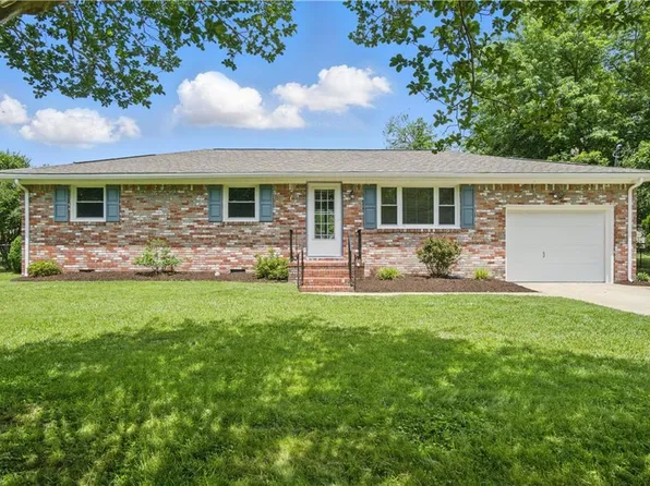 1013 Valmire Dr, Chesapeake, VA 23320