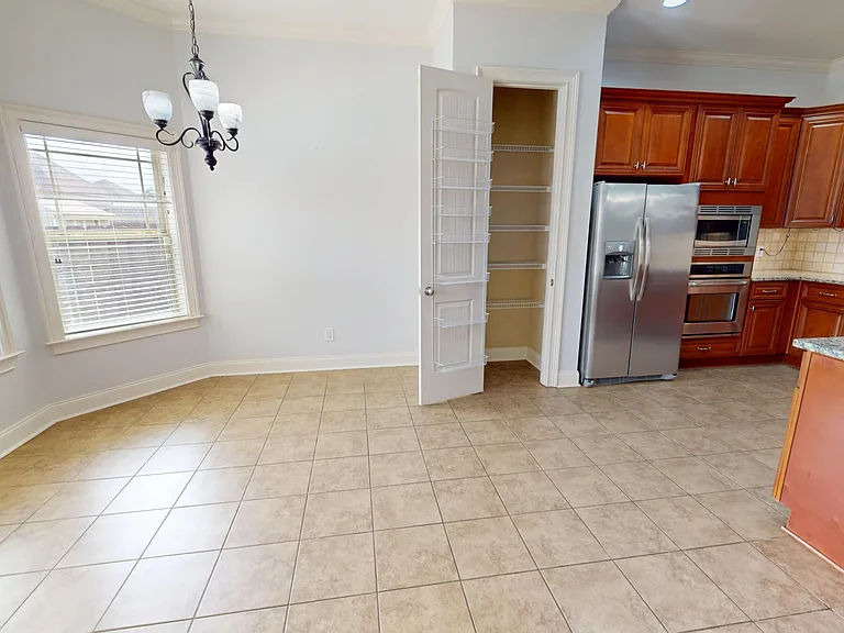 415 Melison Dr — Photo 9