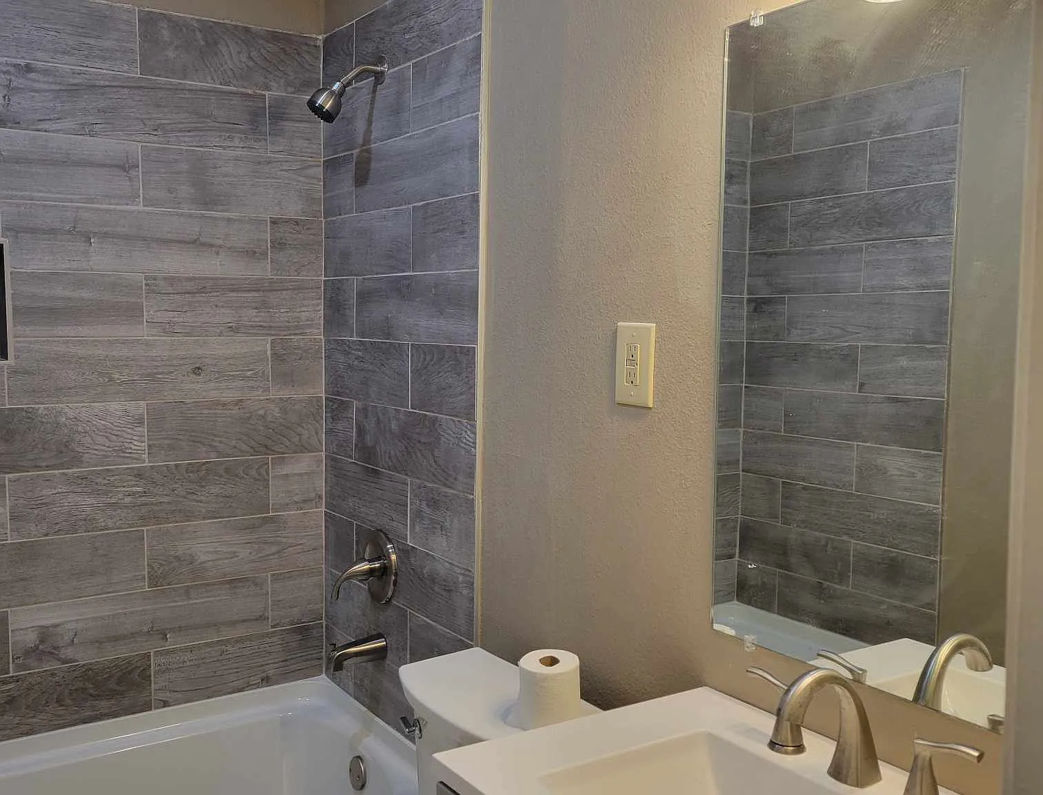 6208 Washington Avenue - 1 — Photo 4