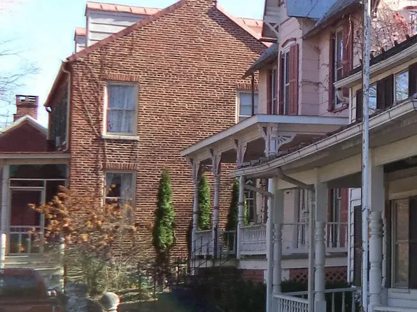 549 Park Row Pl, Harpers Ferry, WV 25425