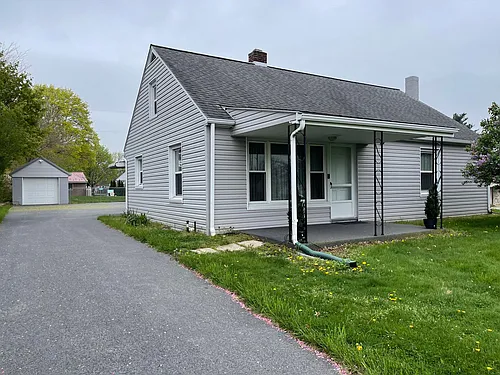 4272 Lincoln Way E Photo 1