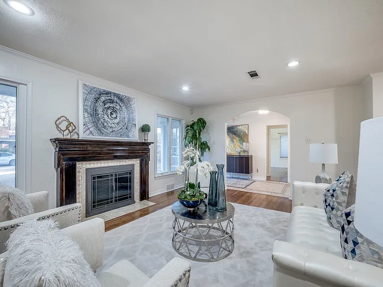 6106 Meadowcrest Dr — Photo 5