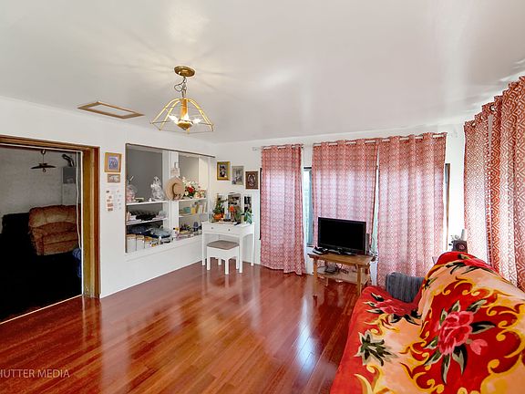 4th image of 6416 S Sacramento Ave