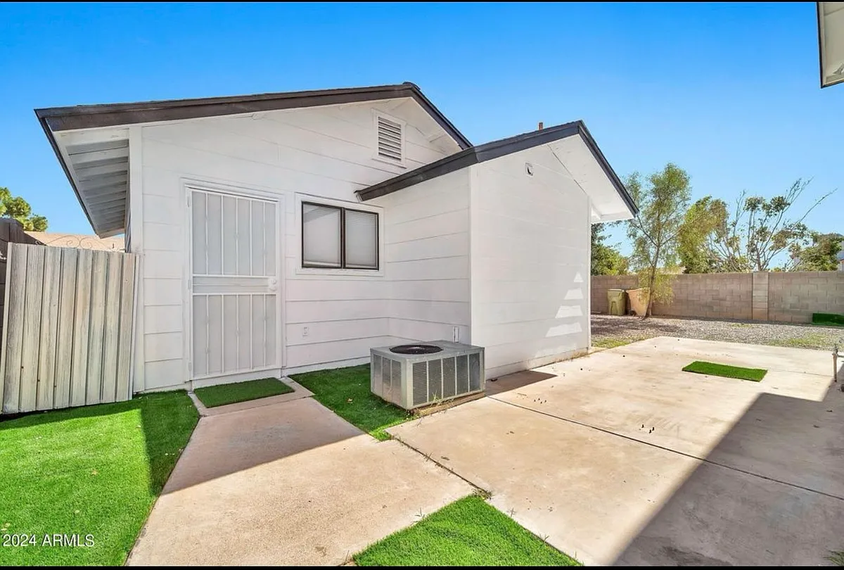 Building Photo - 14827 N 60th Dr