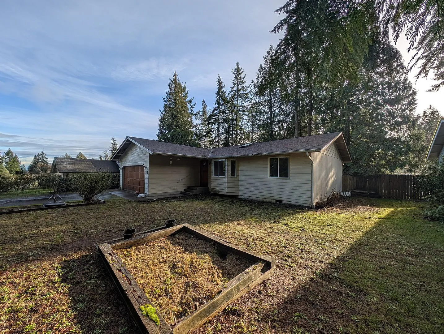Manchester Three Bedroom Rambler For Rent - Available 10/10/2026. — Photo 1