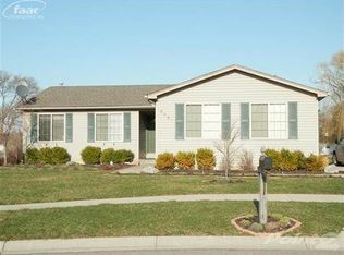 3021 Wild Orchid Ct, Burton, MI 48519