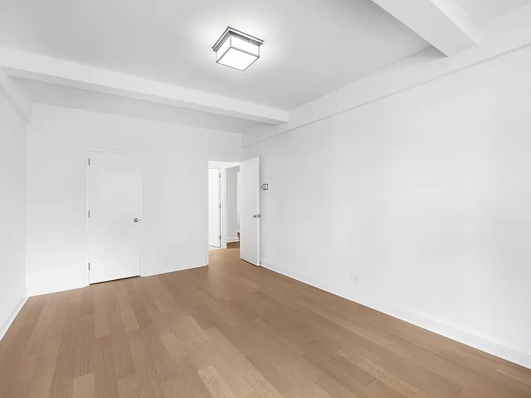 300 E 57th St #5D — Photo 5