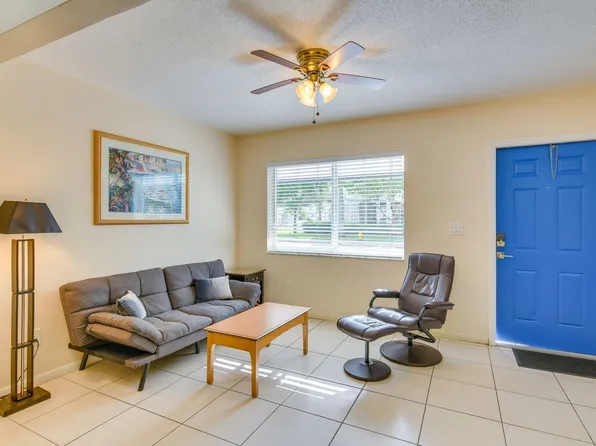 412 NE 4th Ave, Hallandale, FL