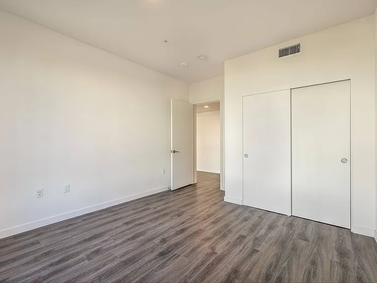 1400 FIG Apartments — Photo 52