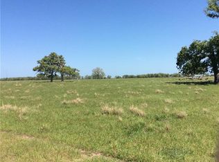 1225 Garrett Rd, Yoakum, TX 77995