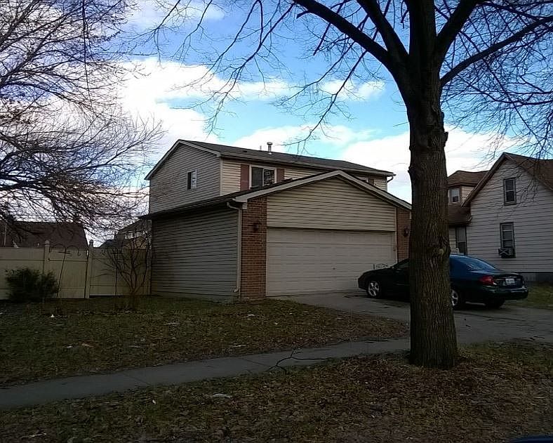 2nd image of 28 W James St
