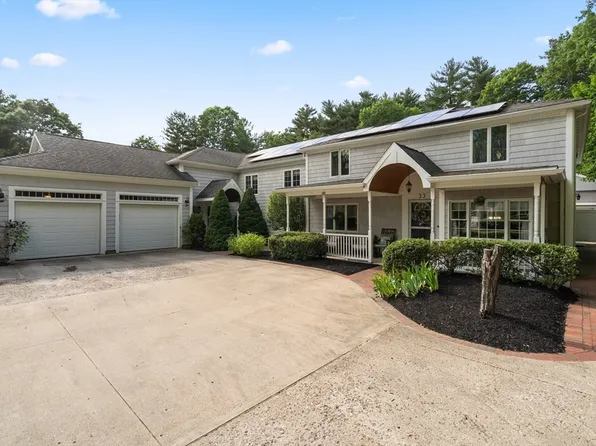 33 Russell Rd, Hanover, MA 02339