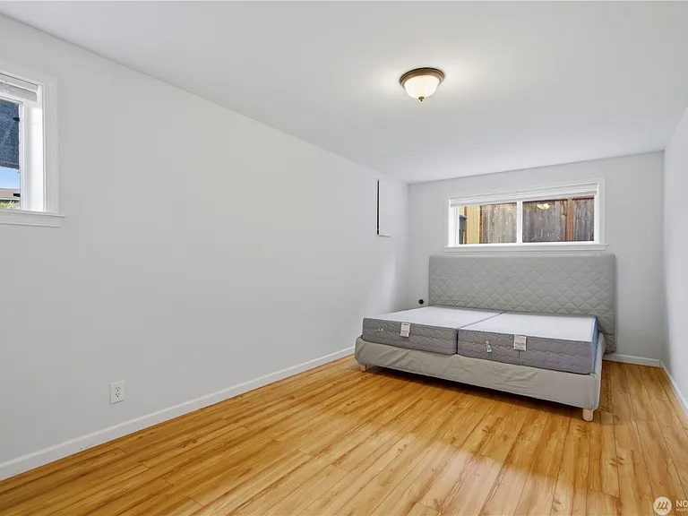 14831 NE 14th St — Photo 11