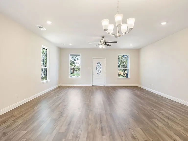 2515 Austin Ct — Photo 11