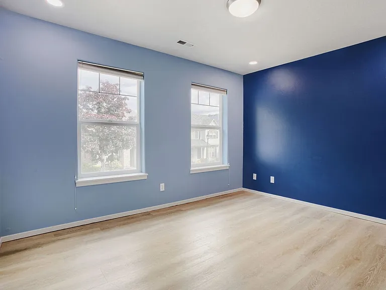 547 NE 61st Pl — Photo 20