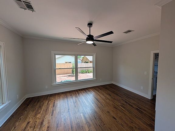 Master Bedroom facing south
