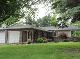 209 E 6th St, Mendota, IL 61342