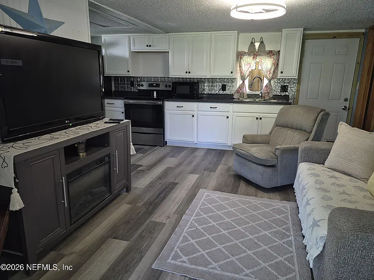 108 Mocking Bird Ln — Photo 4