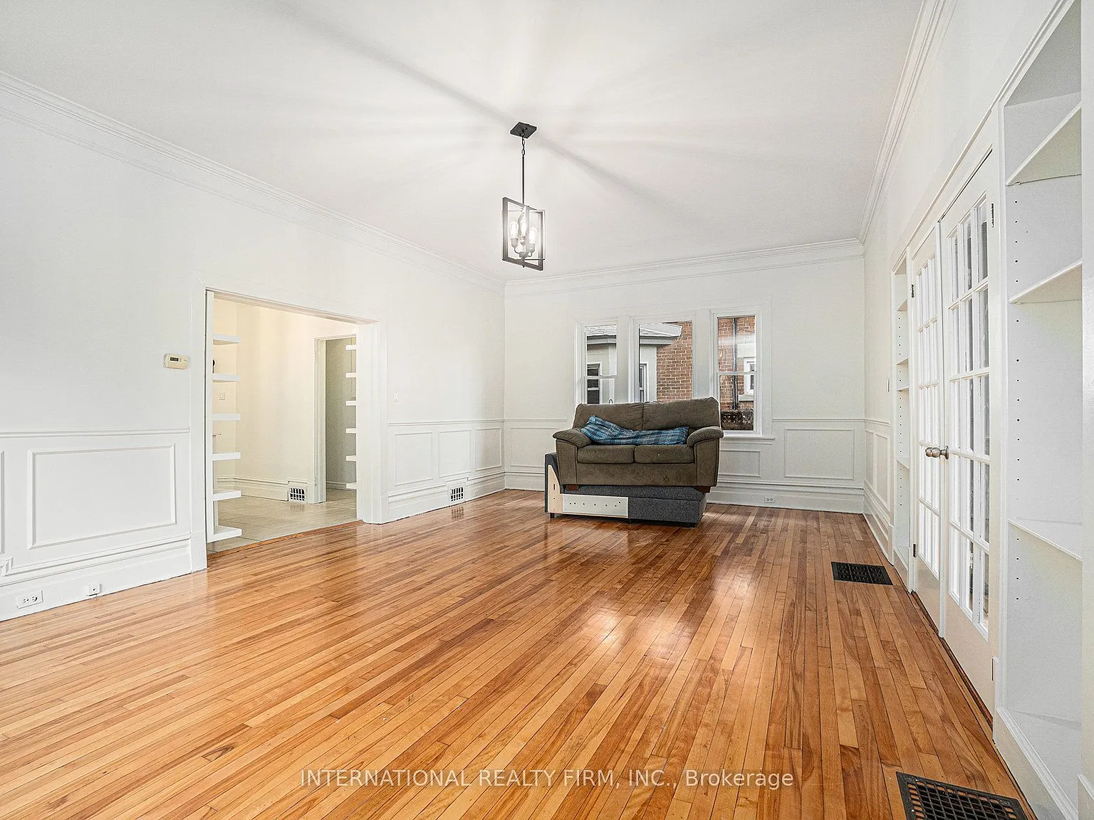 6 bed, $4,000 — Photo 3