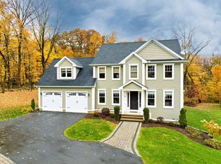 16 Black Dog Ln, East Longmeadow, MA 01028