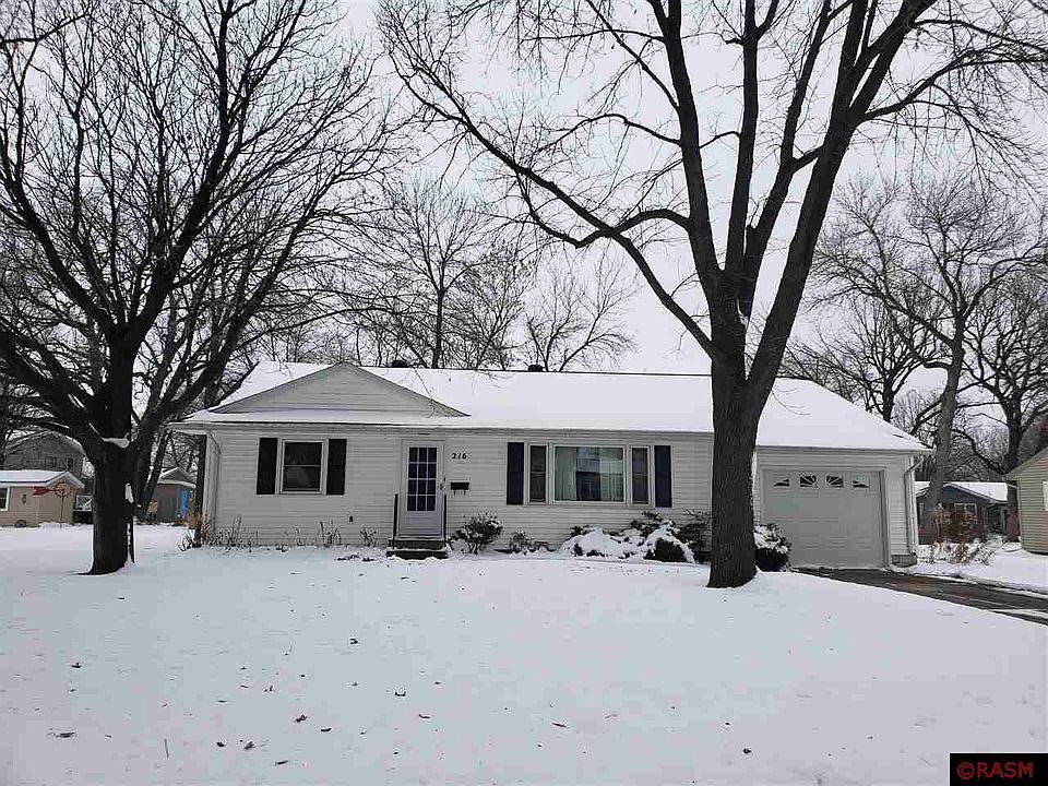 1st image of 216 W Circle Dr