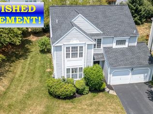 516 Larkins Bridge Dr, Downingtown, PA 19335