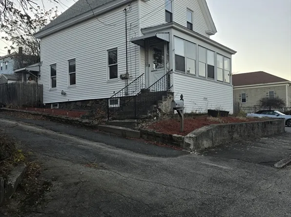 24 Boylston St, Methuen, MA 01844