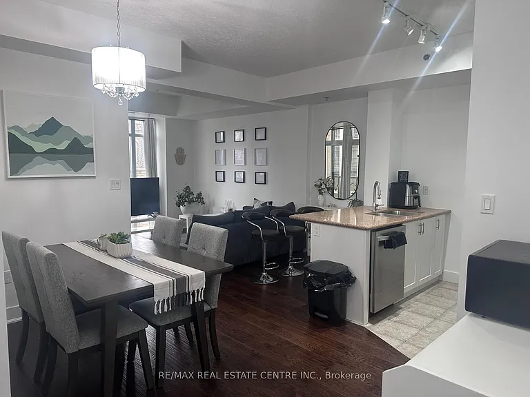 90 Charlton Ave W #303 — Photo 4