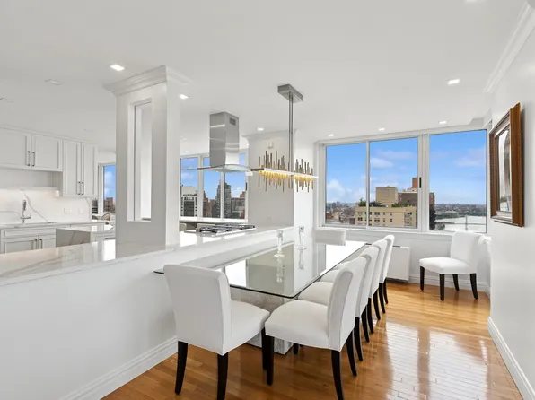 455 East 86th Street 33A image 2 of 16