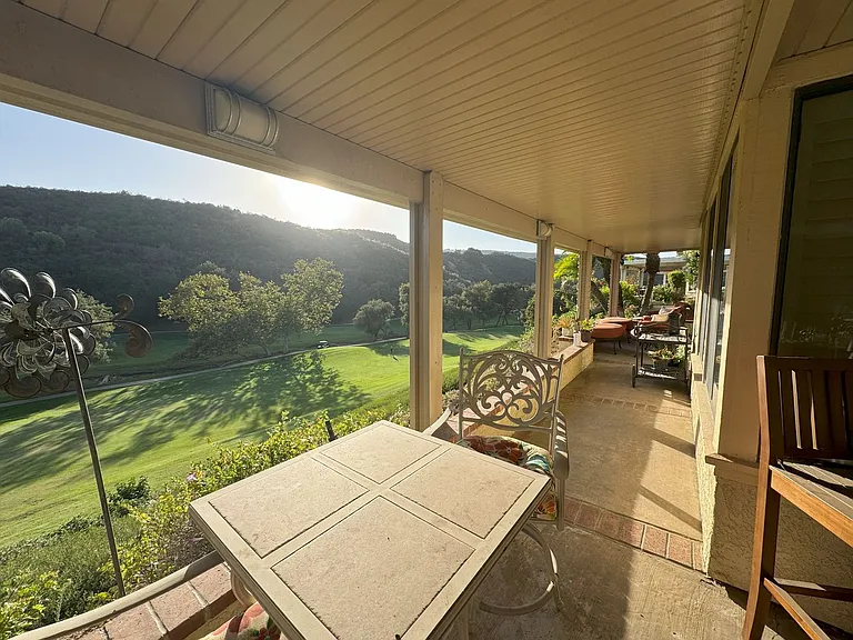 2310 Vista Valley Ln — Photo 4