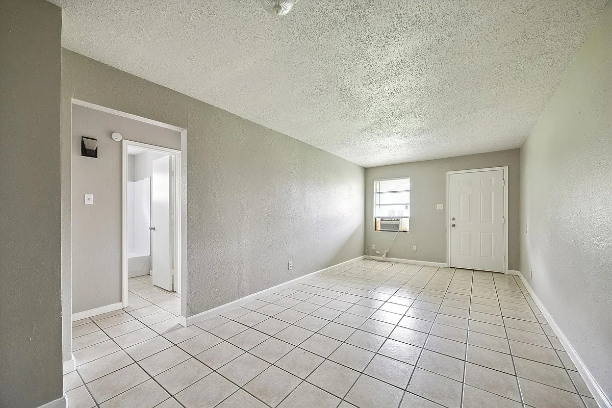 Building Photo - 5107 Clover St