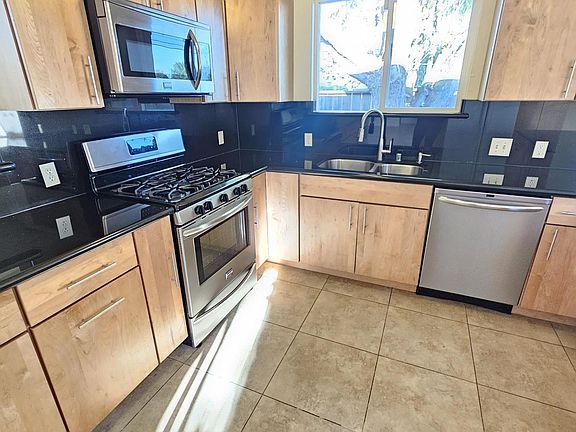 4th image of 4100 Wilson Ln
