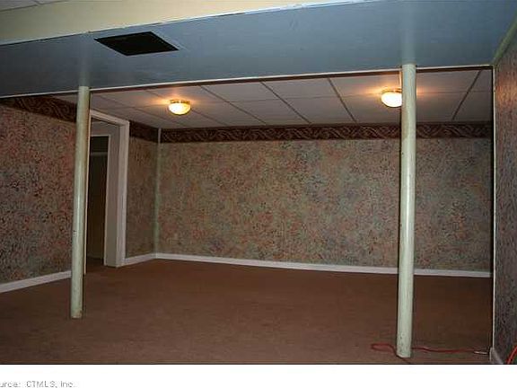 5th image of 82 Deepwood Dr