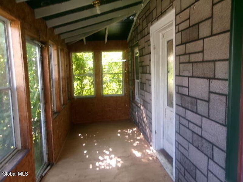 4th image of 17 Hamilton Avenue