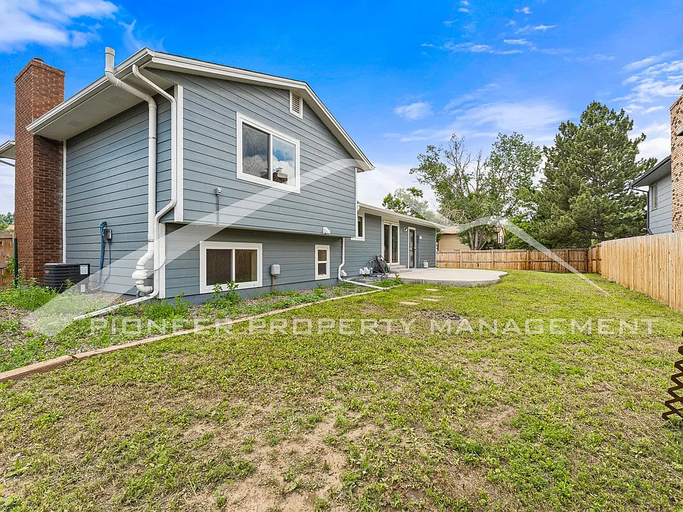 5063 W 70th Pl